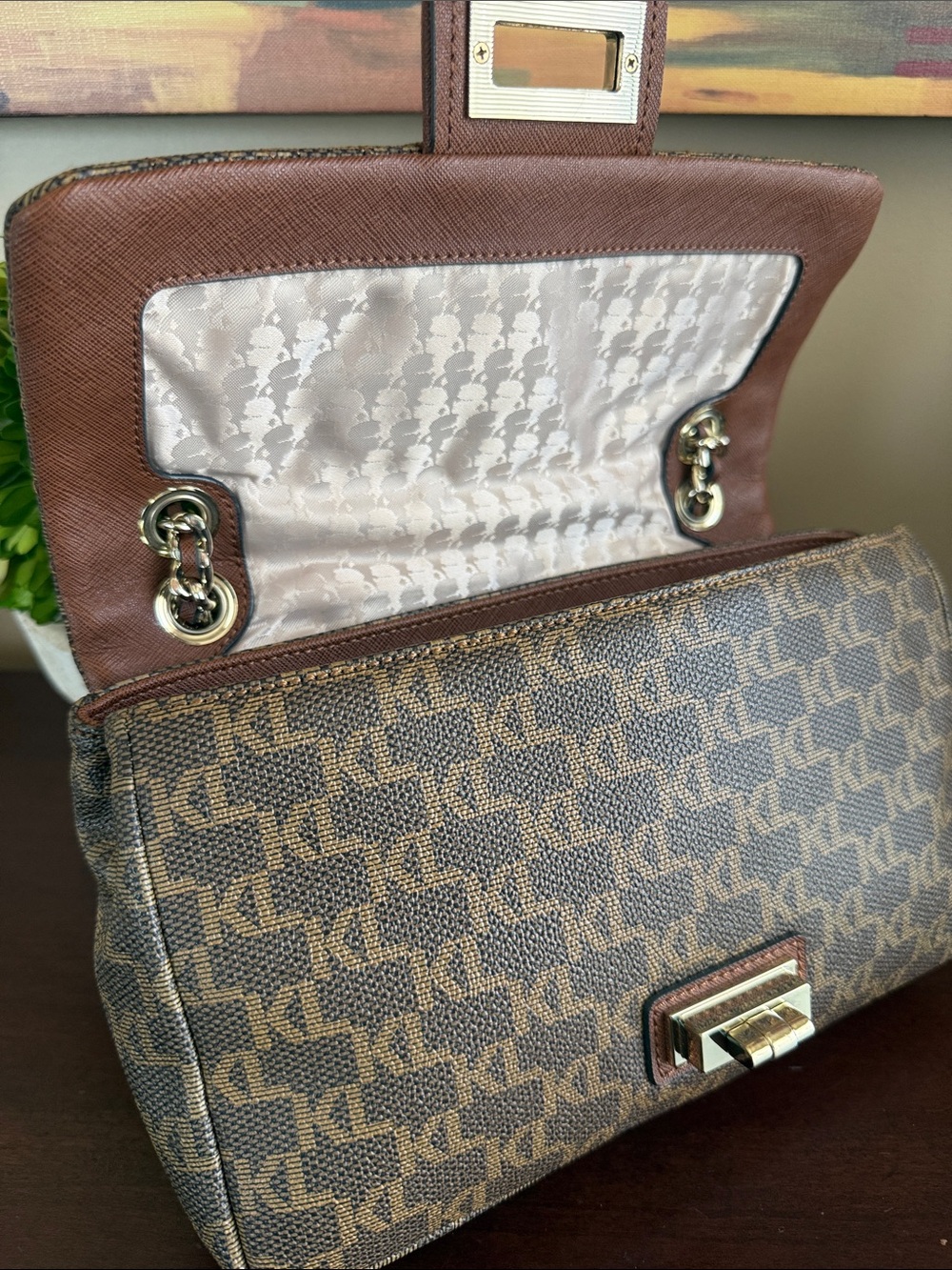 KARL LAGERFELD PARIS 🤎 BROWN 🤎 MONOGRAM QUILTED AGYNESS SHOULDER BAG 🌟EUC🌟 - Picture 11 of 17